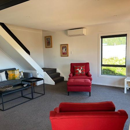 Views On Parry - Lake Hawea Holiday Home Eksteriør bilde